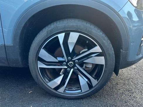 Used 2023 Volvo XC40 B5 Plus w/ Climate Package image 7