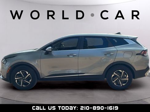 Used 2025 Kia Sportage LX FWD image 4