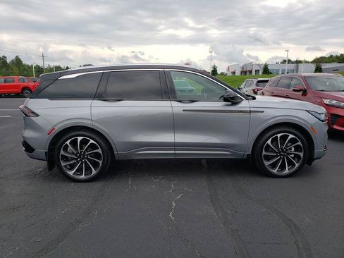 Used 2024 Lincoln Nautilus Black Label AWD/4WD image 2
