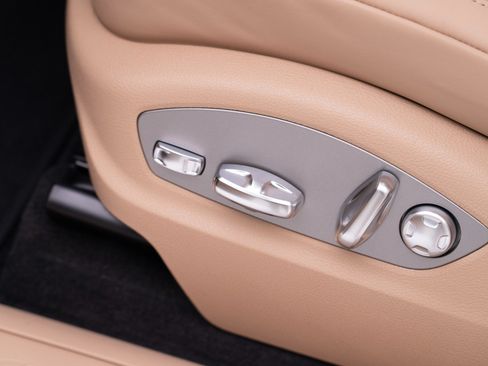 Certified 2026 Porsche Macan AWD/4WD image 15