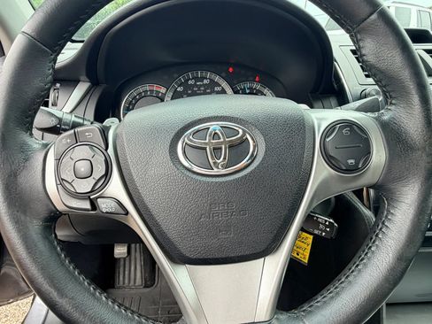 Used 2014 Toyota Camry SE w/ Protection Package FWD image 12