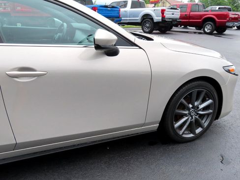 Used 2023 MAZDA MAZDA3 s image 18