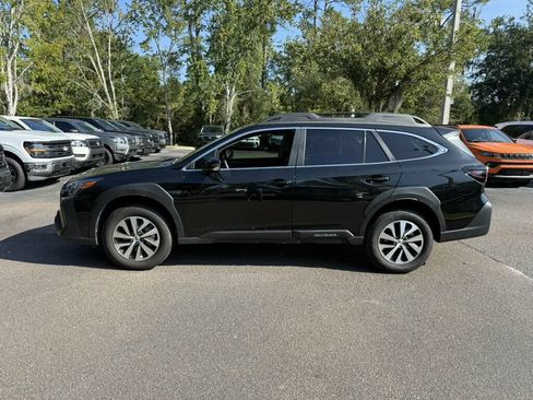 Used 2025 Subaru Outback Premium AWD/4WD image 2