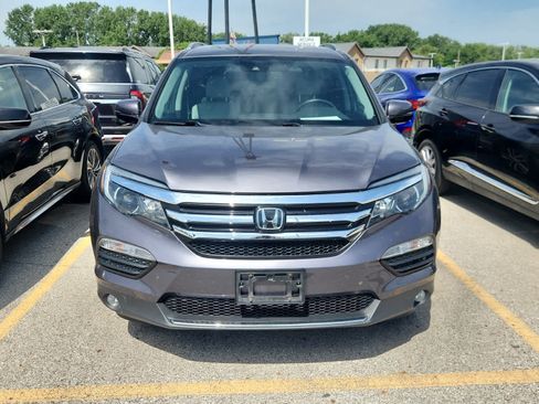 Used 2018 Honda Pilot Touring image 2
