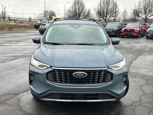 Certified 2023 Ford Escape Platinum w/ Class II Trailer Tow Package image 28