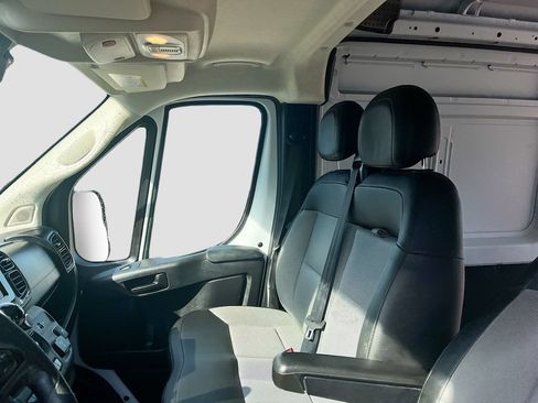 Used 2024 RAM ProMaster 2500 w/ Convenience Group FWD image 21