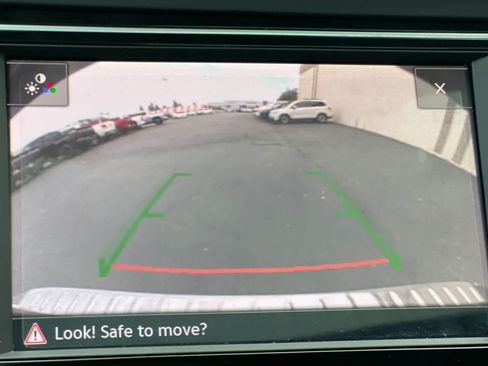 Used 2024 Volkswagen Jetta SE w/ Panoramic Sunroof Package FWD image 19