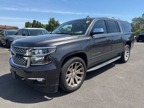 Used 2018 Chevrolet Suburban Premier AWD/4WD image 1