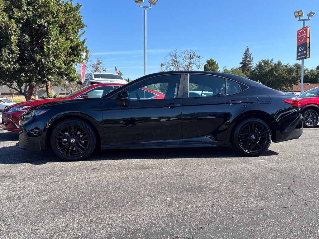Used 2025 Toyota Camry SE FWD image 7