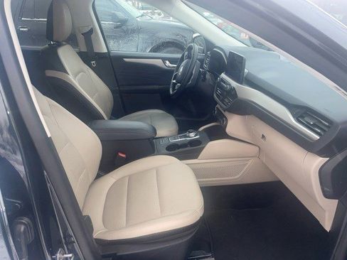 Used 2022 Ford Escape SEL w/ Technology Package image 15