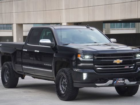 Used 2017 Chevrolet Silverado 1500 LTZ Z71 AWD/4WD image 8