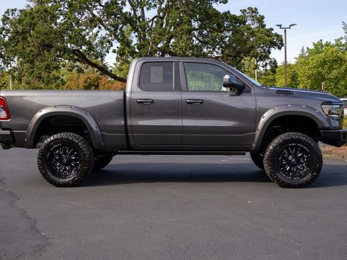 Used 2022 RAM 1500 Big Horn w/ Night Edition AWD/4WD image 6