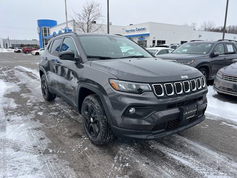 Used 2023 Jeep Compass Latitude w/ Convenience Group image 7