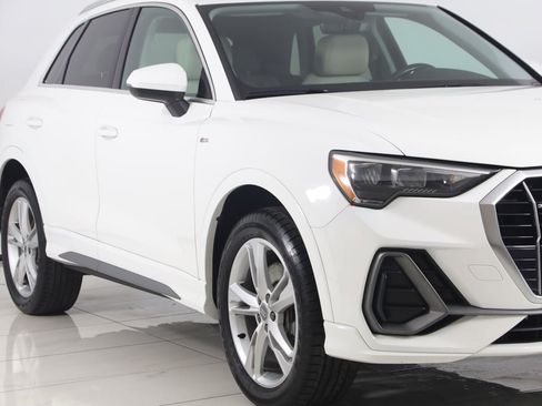 Used 2019 Audi Q3 2.0T Premium w/ Convenience Package AWD/4WD image 35