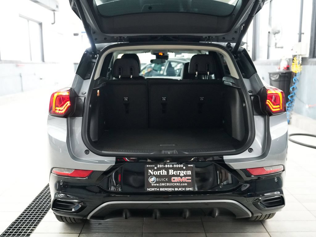 Used 2025 Buick Encore GX Sport Touring w/ Advanced Technology Package AWD/4WD image 40