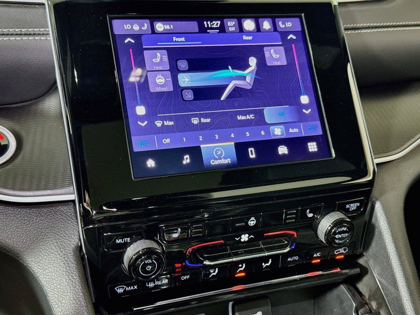 Used 2025 Jeep Grand Cherokee L Altitude RWD image 13