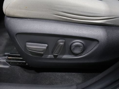 Used 2023 Toyota RAV4 XLE AWD/4WD image 9