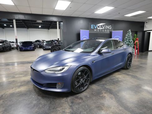 Used 2017 Tesla Model S 90D image 4
