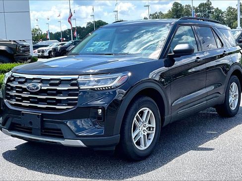 New 2026 Ford Explorer Active w/ Active Comfort Package RWD image 2