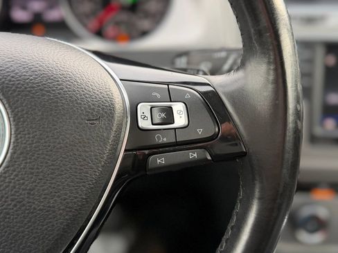 Used 2017 Volkswagen Golf Wolfsburg Edition image 8