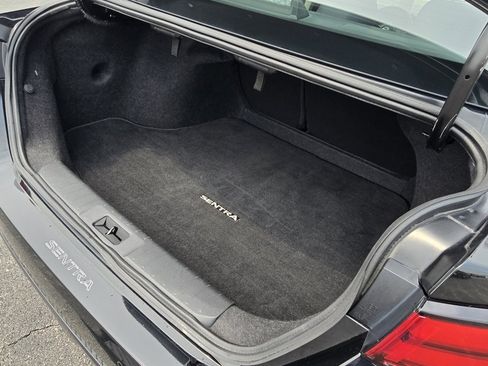 Used 2023 Nissan Sentra SR w/ Trunk Package FWD image 16