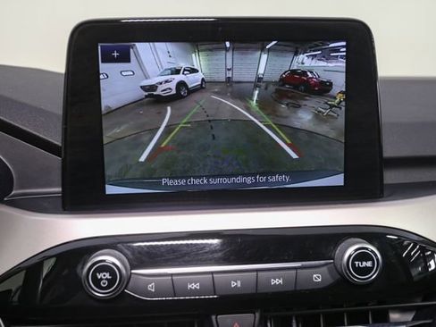 Used 2022 Ford Escape SE w/ Cold Weather Package FWD image 22