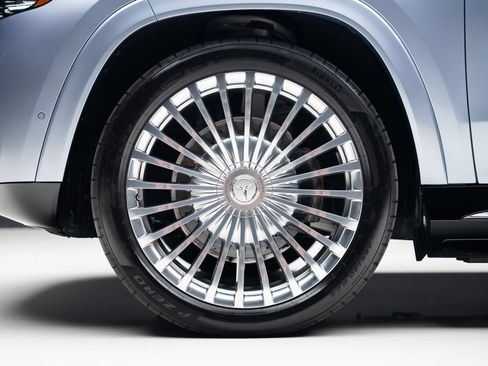 Used 2025 Mercedes-Benz Maybach GLS 600 4MATIC image 19