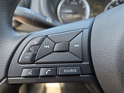 Used 2025 Nissan Kicks Play S FWD image 18