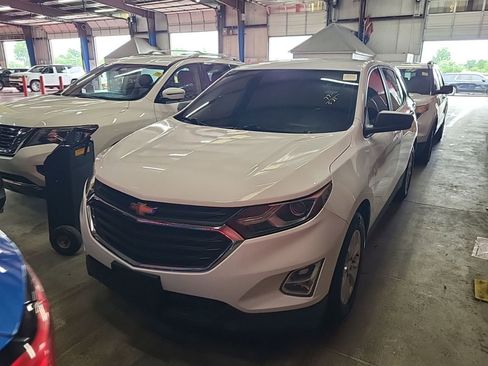 Used 2020 Chevrolet Equinox LS w/ LS Convenience Package FWD image 1