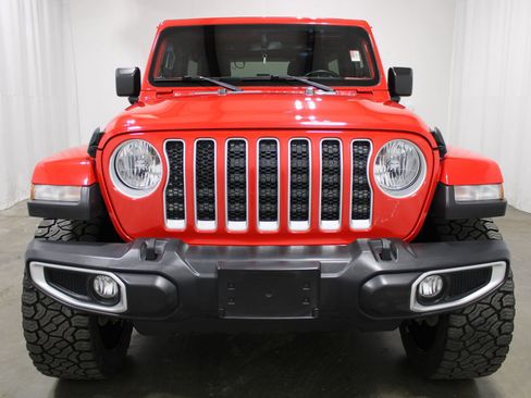 Used 2020 Jeep Wrangler Unlimited Sahara w/ Uconnect 4C Nav & Sound Group AWD/4WD image 3