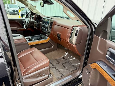 Used 2015 Chevrolet Silverado 2500 High Country w/ Duramax Plus Package AWD/4WD image 20