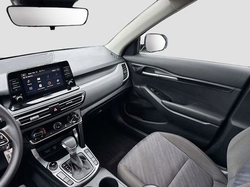 Certified 2022 Kia Seltos LX image 24