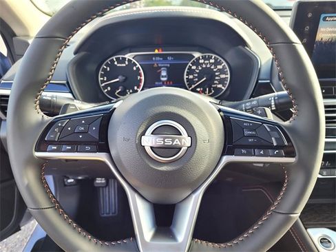 New 2025 Nissan Altima 2.5 SR image 10