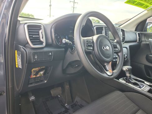 Used 2018 Kia Sportage LX AWD/4WD image 8