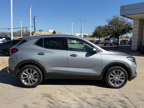 Used 2023 Buick Encore GX Essence w/ Experience Buick Package image 7