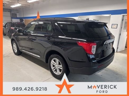 Used 2023 Ford Explorer XLT w/ Equipment Group 202A AWD/4WD image 7