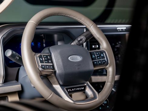 Used 2026 Ford F250 Platinum w/ Platinum Plus Package image 36