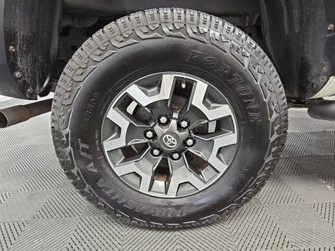 Used 2016 Toyota Tacoma TRD Off-Road w/ Towing Package AWD/4WD image 44