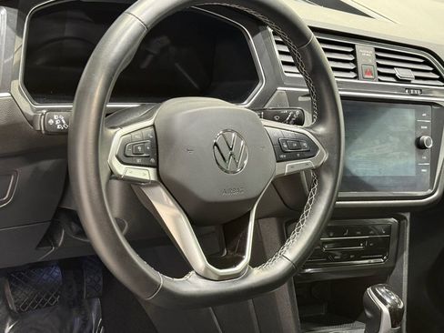 Used 2024 Volkswagen Tiguan SE image 17