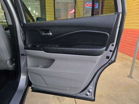 Used 2020 Honda Pilot Touring image 41