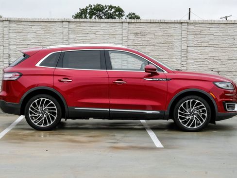 Used 2019 Lincoln Nautilus Reserve image 9