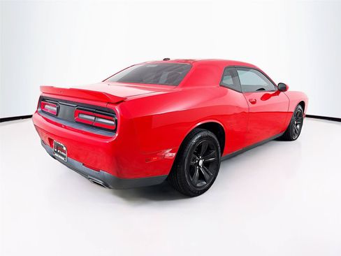 Used 2019 Dodge Challenger SXT RWD image 13