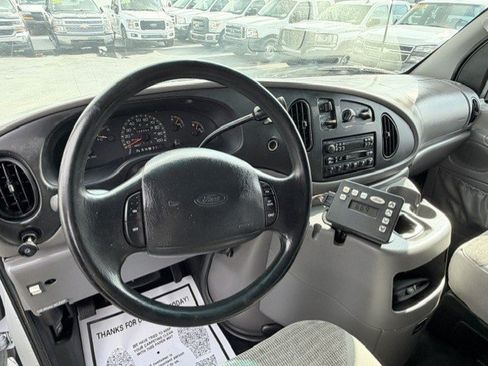 Used 2001 Ford E-350 and Econoline 350 XL RWD image 11