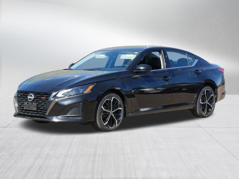 Certified 2024 Nissan Altima 2.5 SR AWD/4WD image 3