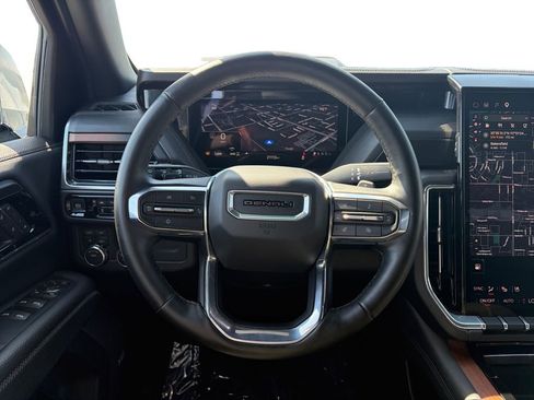 Certified 2025 GMC Yukon XL Denali AWD/4WD image 13