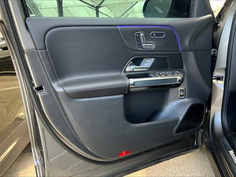 New 2025 Mercedes-Benz GLB 250 image 15