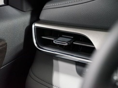 New 2026 Toyota Highlander Limited image 27