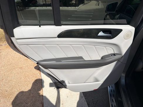 Used 2016 Mercedes-Benz GL 320 BlueTEC 4MATIC image 31