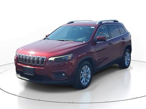 Used 2019 Jeep Cherokee Latitude w/ Cold Weather Group image 2