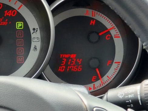 Used 2006 MAZDA MAZDA3 s FWD image 24